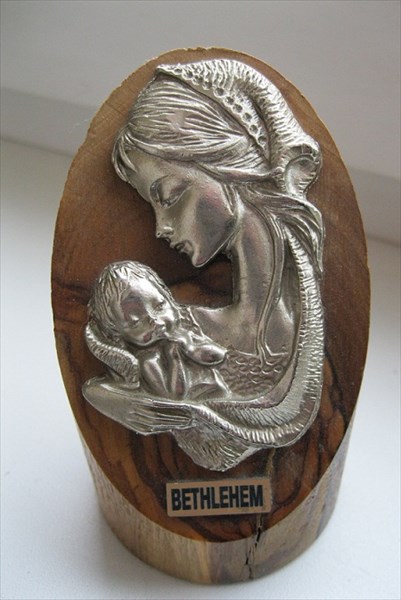 013-Барельеф Девы Марии и Младенца